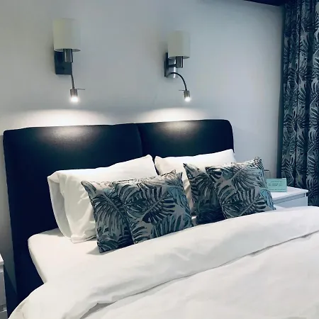 Apartment Slavna - Luxe & Wine By The Fortress Belgrade